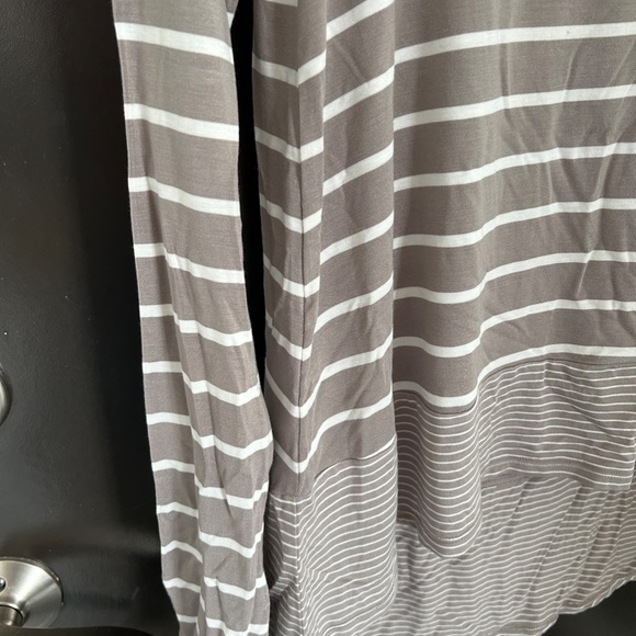 BCBG Maxazria Cream & White - Picture 4 of 5